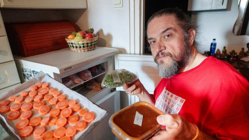 Fagyasztási útmutató: Így biztosíthatod a hűtődben a folyamatos tartalékot

A fagyasztás nem csupán praktikus, hanem okos módja is annak, hogy mindig legyenek tartalék ételeid. Az alábbi tippekkel és trükkökkel garantáltan könnyedén fenntarthatod a hűtődb