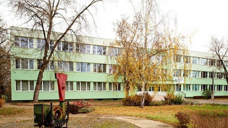 Egy különleges esemény közeleg: a 35 éves érettségi találkozónk Nyíregyházán! Ezen a felejthetetlen napon régi barátokkal, iskolatársakkal és emlékekkel találkozhatunk, melyek az évek során formálták életünket. A közös élmények felidézése mellett remek le