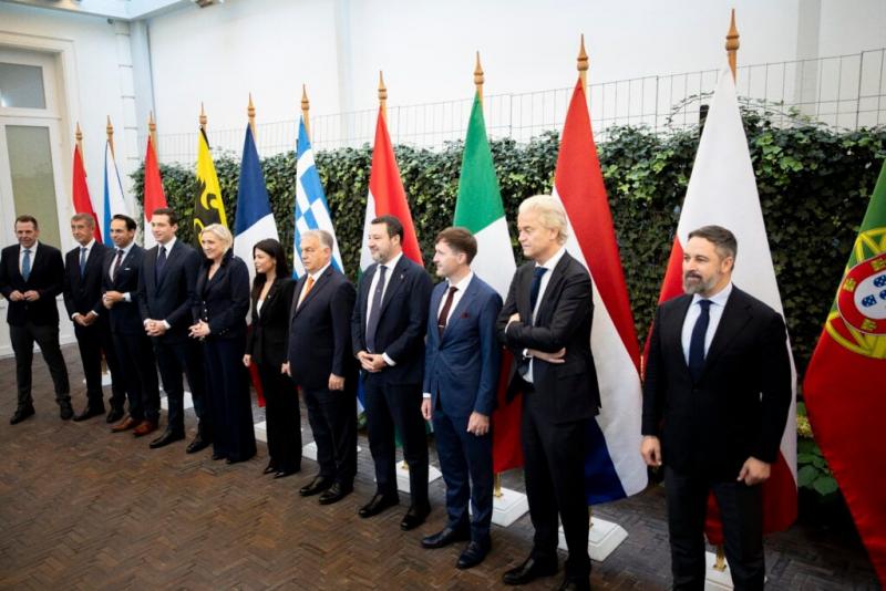 Megdöbbentő jelenet: Orbán szövetségese a beszéde során lett rosszul.