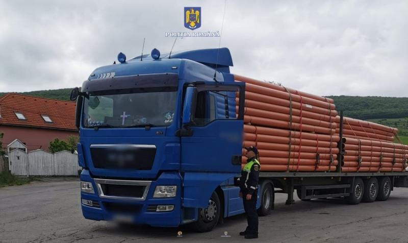 A Hargita megyei rendőrség teherautók és autóbuszok ellenőrzésére összpontosított, hogy biztosítsa a közlekedés biztonságát. A hatóságok célja a szabálytalanságok kiszűrése és a közlekedési előírások betartatása volt.