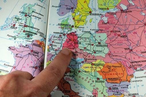 A diákok középszinten egy különleges földrajzi feladatsort kaptak, amely kihívásokkal teli kérdéseket és izgalmas feladatokat tartalmaz.