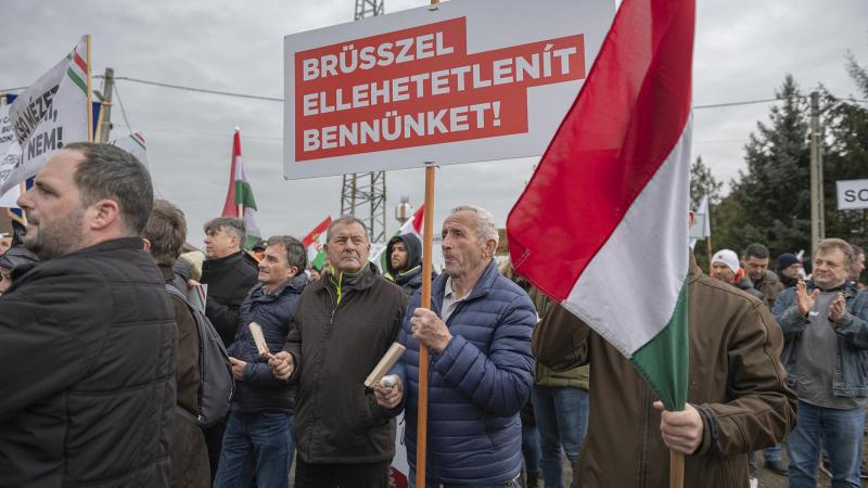 Szijjártó Péter kifejezte ellenvetését azzal kapcsolatban, hogy az Európai Unió a június 5-én esedékes korlátlan vámmentesség meghosszabbítását fontolgatja.