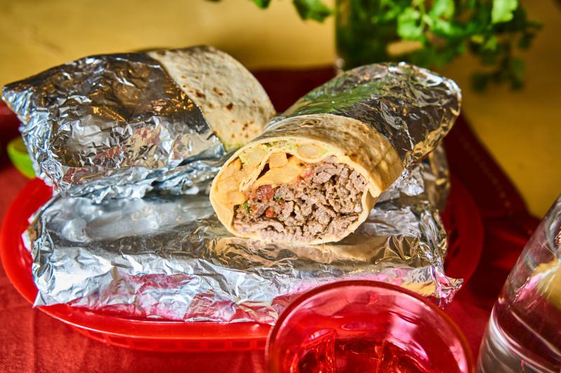 Csípős Kaliforniai Burrito Recept - Street Kitchen

Fedezd fel a kaliforniai ízek varázslatos világát ezzel a csípős burrito recepttel! Ez az étel nemcsak ízletes, hanem tele van friss hozzávalókkal, amelyek garantáltan felkeltik az ízlelőbimbóidat. 

**H