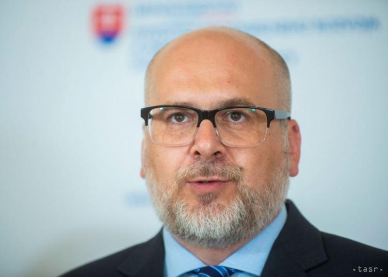 Baleset érte a belügyi tárca luxusautóját, amelyben Michal Kaliňák volt a sofőr.