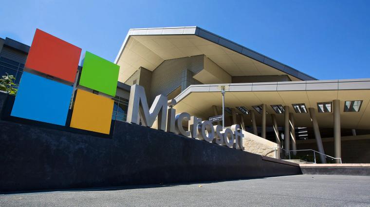Az AI világra lépése a Microsoftnál: tavaly 500 millió dollárt takarítottak meg csupán az ügyfélszolgálati központban.