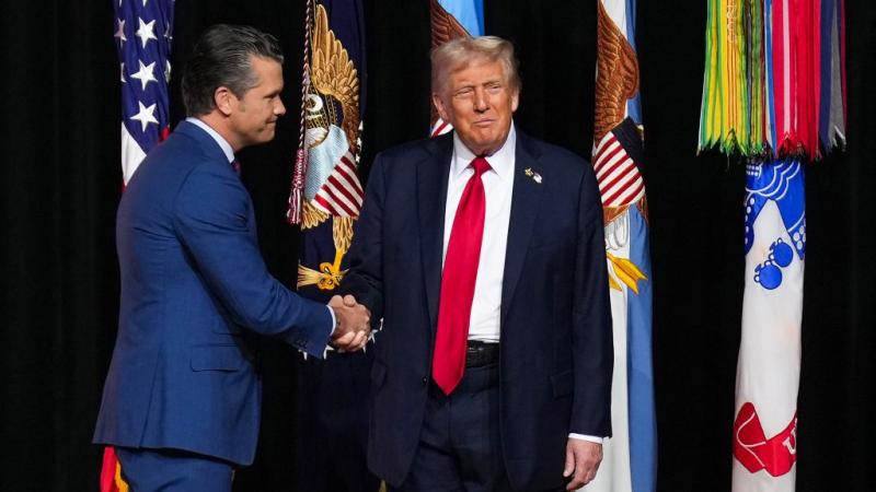 Trump hadat üzent a kövér tábornokoknak és a női katonáknak, ezzel új fejezetet nyitva a háború történetében. A politikai táj széles spektrumán megjelenő feszültségek és ellentétek egyre inkább felszínre törtek, miközben a vezető új stratégiákat keresett 