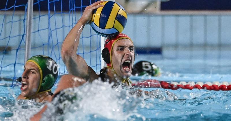 Képzeld el, ahogy a Real Madrid érkezik, és két világklasszis válogatott mérkőzik meg egymással! Az izgalom a levegőben vibrál, a szurkolók szívverése egy ütemre dobban, miközben a sztárok a pályára lépnek, hogy megmutassák tudásukat és szenvedélyüket. Ez