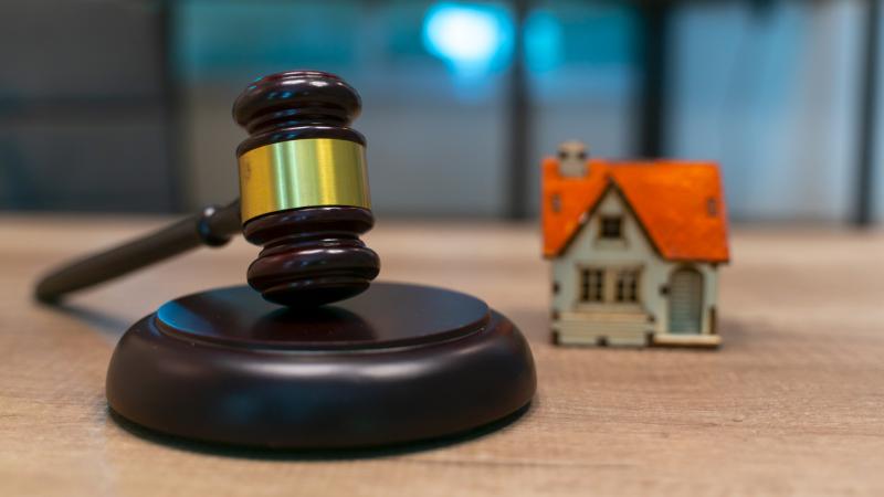 Egy devizahiteles sikeresen megnyerte a pert másodfokon, míg egy másik ügyben az első fokú bíróság döntése kedvező eredményt hozott.