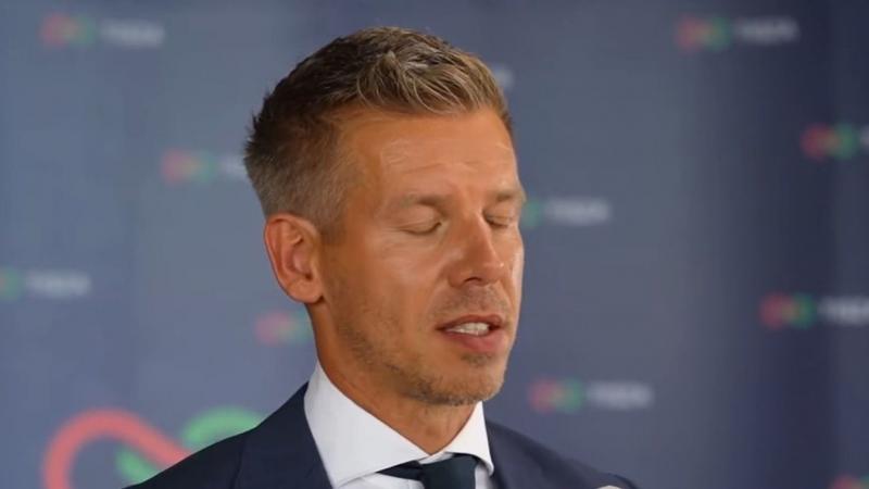 Szürreális: Magyar Péter azt állítja, hogy a tiszai strandot többen keresték fel kíváncsiságból, mint Orbán Viktort – nézd meg a videót!