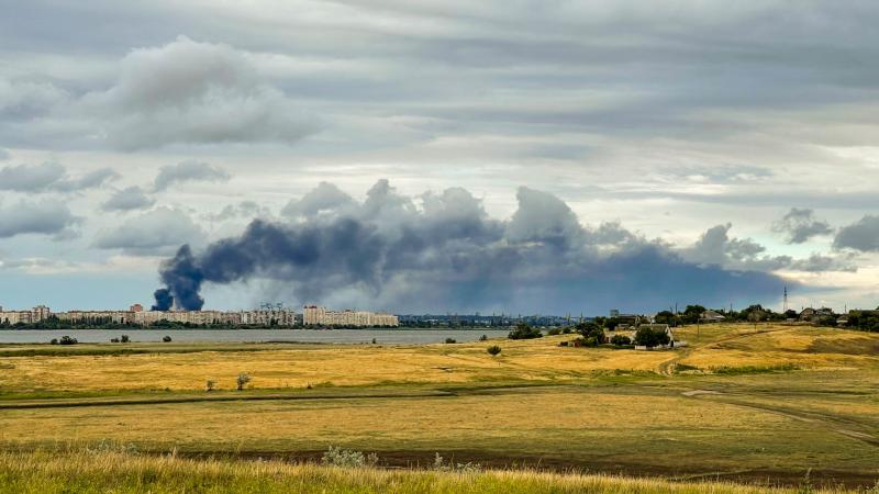A légi támadások sorozata továbbra is sújtja Ukrajnát, hiszen az éjszaka folyamán 19 különböző helyszínen csapódtak be bombák.