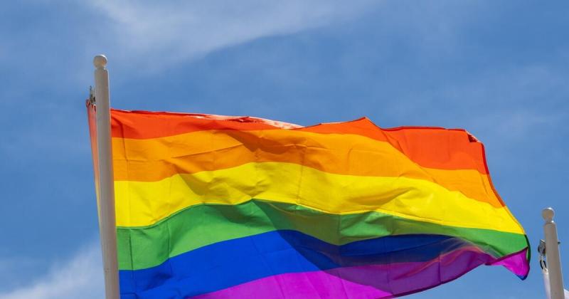 A pécsi Pride esemény egyik szervezőjét gyanúsítottként idézték be a hatóságok, hogy kihallgassák az ügy részleteiről.